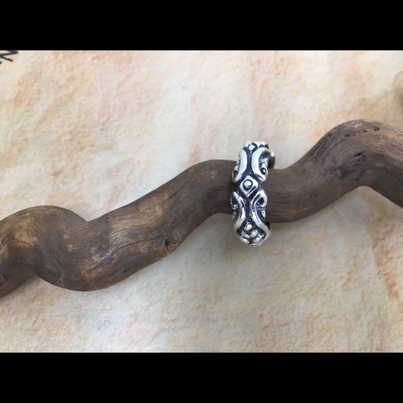 Sterling Silver Ring. - Picture 1 of 1